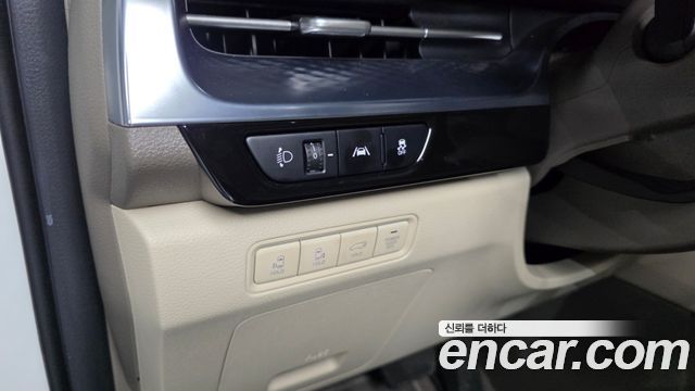 Kia Carnival (IV) Gasoline 4-Seater Hi-Limousine Signature 2023 — фото 38