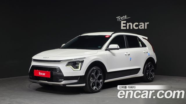 Kia Niro Signature 2022 — фото 1