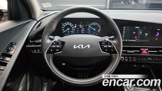 Kia Niro Signature 2022 — фото 12