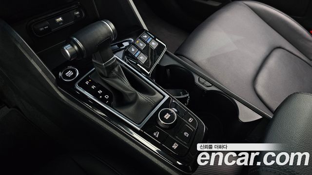 Kia Sportage (V) Diesel 2.0 2WD Prestige 2024 — фото 9
