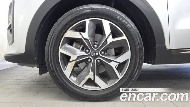 Kia Sportage The Bold Diesel 2.0 2WD Luxury 2019 — фото 5