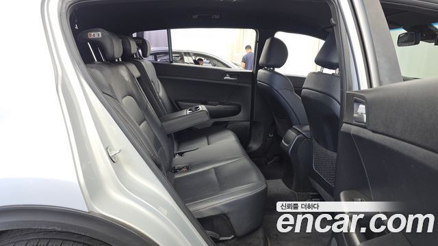 Kia Sportage The Bold Diesel 2.0 2WD Luxury 2019 — фото 12