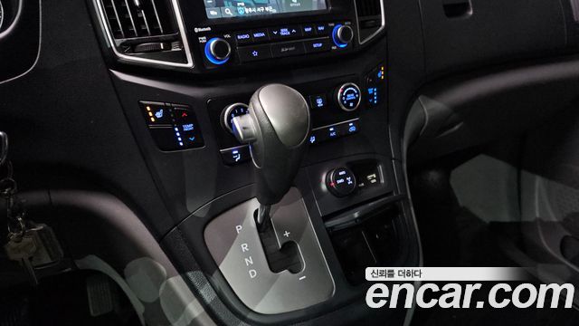 Hyundai Grand Starex 4WD Wagon 12-Seater Smart 2019 — фото 9