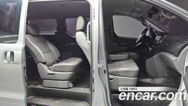 Hyundai Grand Starex 4WD Wagon 12-Seater Smart 2019 — фото 12