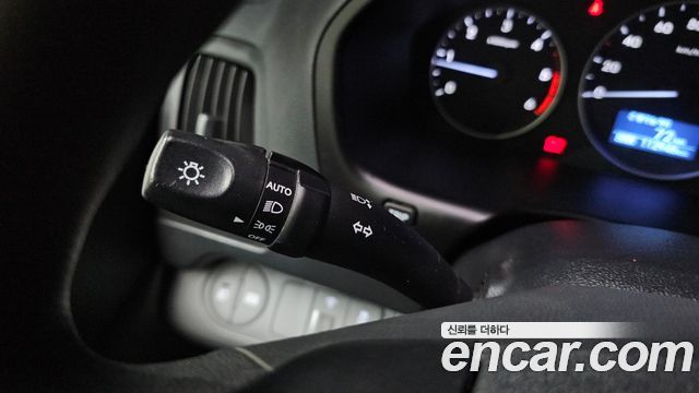 Hyundai Grand Starex 4WD Wagon 12-Seater Smart 2019 — фото 18