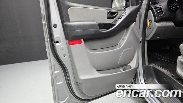 Hyundai Grand Starex 4WD Wagon 12-Seater Smart 2019 — фото 25