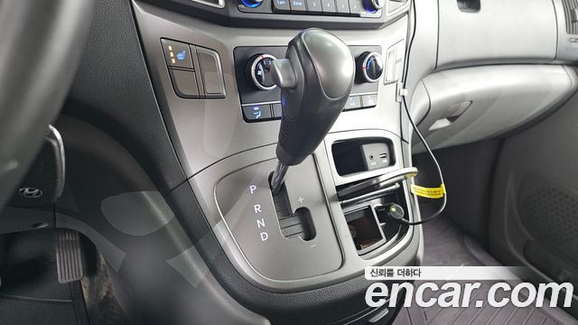 Hyundai Grand Starex Van 3-Seater Smart 2021 — фото 9