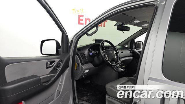 Hyundai Grand Starex Van 3-Seater Smart 2021 — фото 10