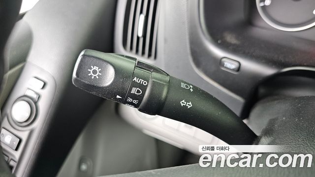 Hyundai Grand Starex Van 3-Seater Smart 2021 — фото 15