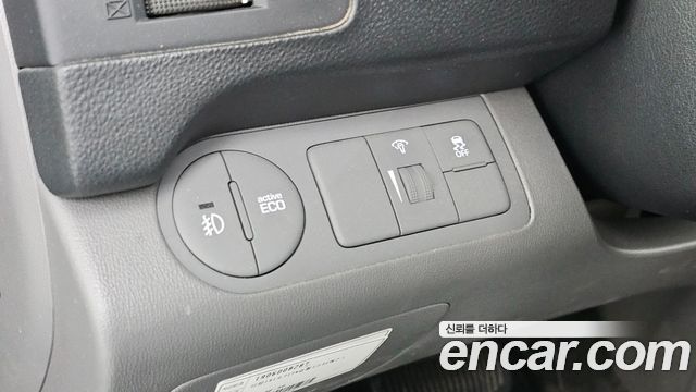 Hyundai Grand Starex Van 3-Seater Smart 2021 — фото 16