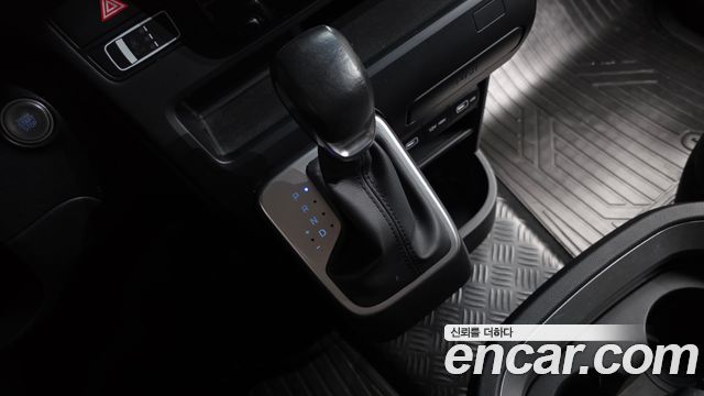 Hyundai Staria L3.5 Cargo 5-Seater Modern 2022 — фото 9