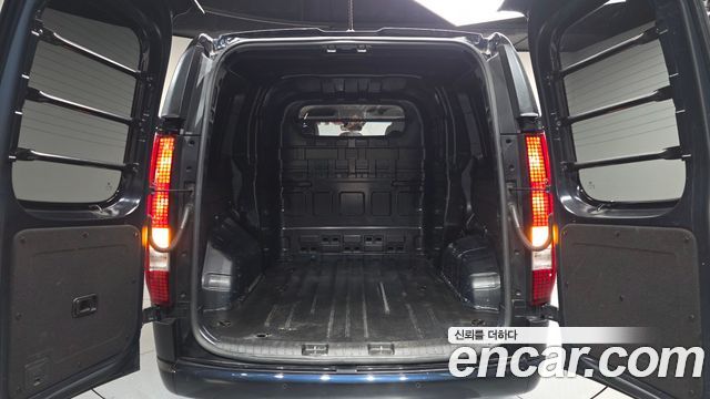 Hyundai Staria L3.5 Cargo 5-Seater Modern 2022 — фото 20