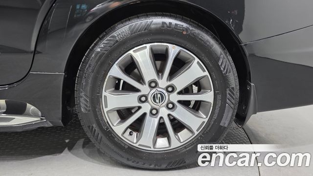 KG Mobility (SsangYong) Korando Turismo 4WD RX 11-seater 2016 — фото 5