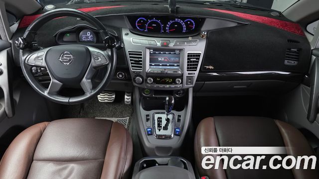 KG Mobility (SsangYong) Korando Turismo 4WD RX 11-seater 2016 — фото 7