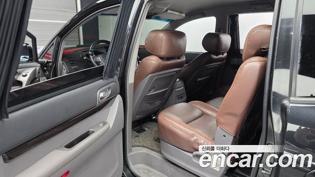 KG Mobility (SsangYong) Korando Turismo 4WD RX 11-seater 2016 — фото 11
