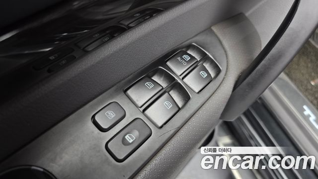 KG Mobility (SsangYong) Korando Turismo 4WD RX 11-seater 2016 — фото 13