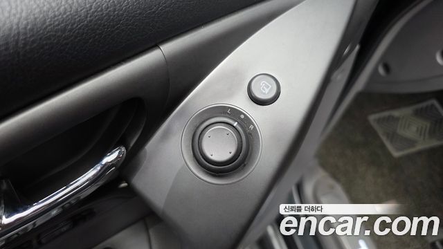 KG Mobility (SsangYong) Korando Turismo 4WD RX 11-seater 2016 — фото 14