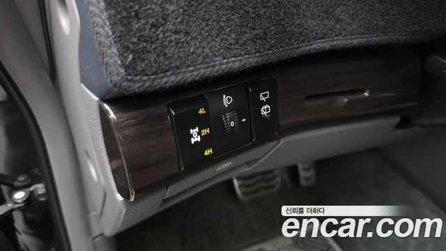 KG Mobility (SsangYong) Korando Turismo 4WD RX 11-seater 2016 — фото 15