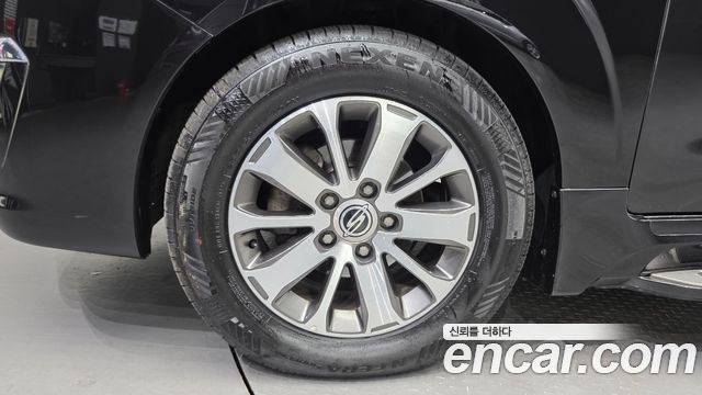 KG Mobility (SsangYong) Korando Turismo 4WD RX 11-seater 2016 — фото 21