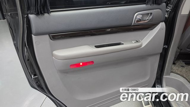 KG Mobility (SsangYong) Korando Turismo 4WD RX 11-seater 2016 — фото 25