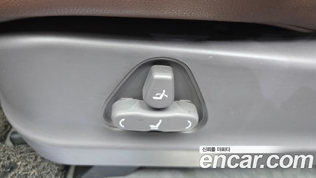 KG Mobility (SsangYong) Korando Turismo 4WD RX 11-seater 2016 — фото 31