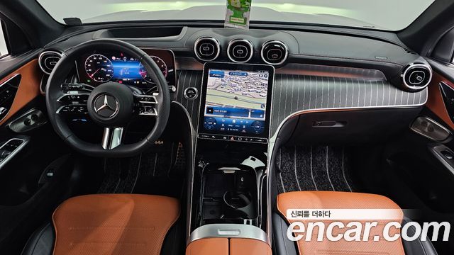 Mercedes-Benz GLC-Class (X254) GLC300 4MATIC AMG Line 2024 — фото 7