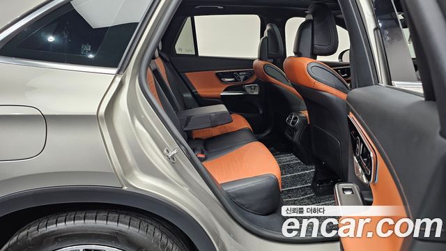 Mercedes-Benz GLC-Class (X254) GLC300 4MATIC AMG Line 2024 — фото 15