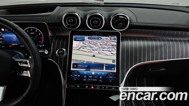 Mercedes-Benz GLC-Class (X254) GLC300 4MATIC AMG Line 2024 — фото 17