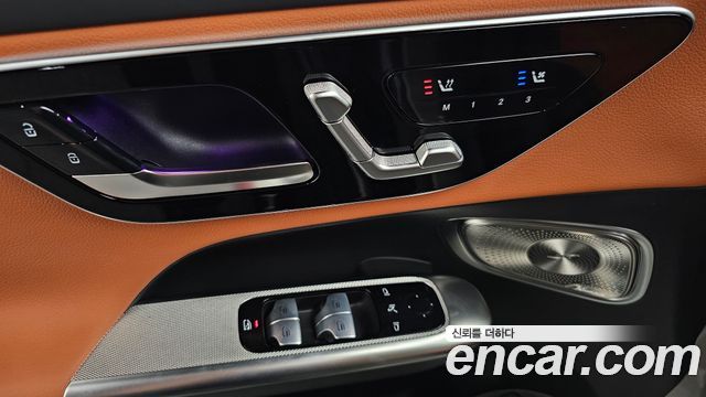 Mercedes-Benz GLC-Class (X254) GLC300 4MATIC AMG Line 2024 — фото 35