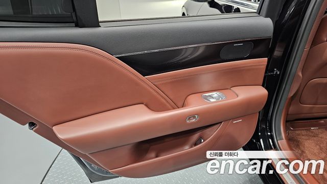 Genesis G90 (RS4) Gasoline 3.5 Turbo AWD 2023 — фото 25