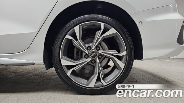 Audi A3 (8Y) 40 TFSI Premium 2023 — фото 21