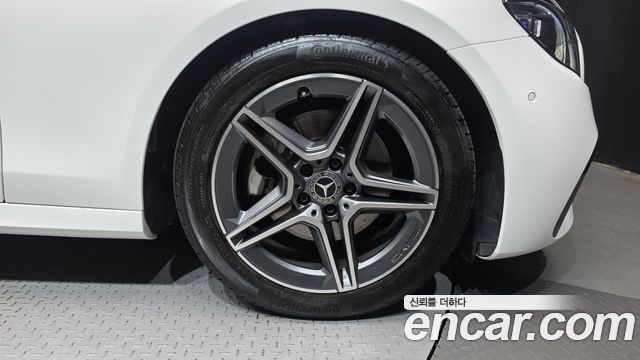 Mercedes-Benz E-Class (W213) E250 AMG Line 2023 — фото 27