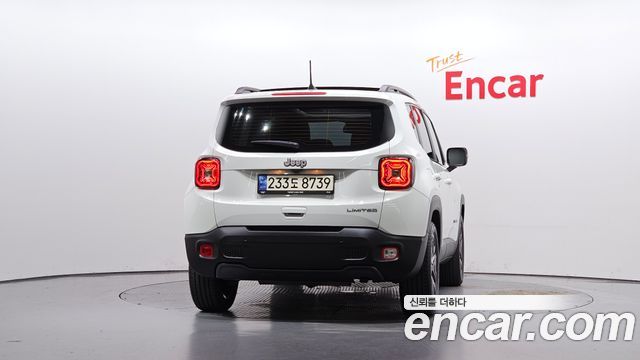 Jeep Renegade 1.3 Limited 2023 — фото 4