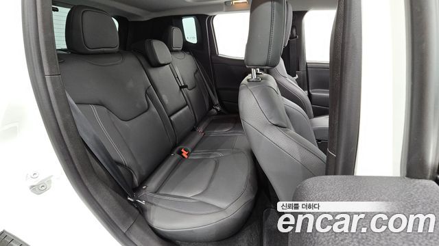 Jeep Renegade 1.3 Limited 2023 — фото 11
