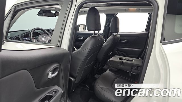 Jeep Renegade 1.3 Limited 2023 — фото 12