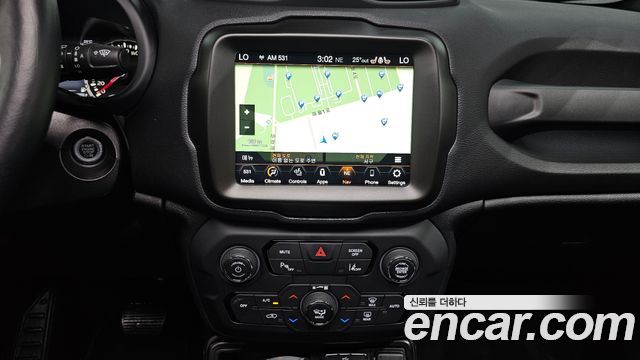 Jeep Renegade 1.3 Limited 2023 — фото 14