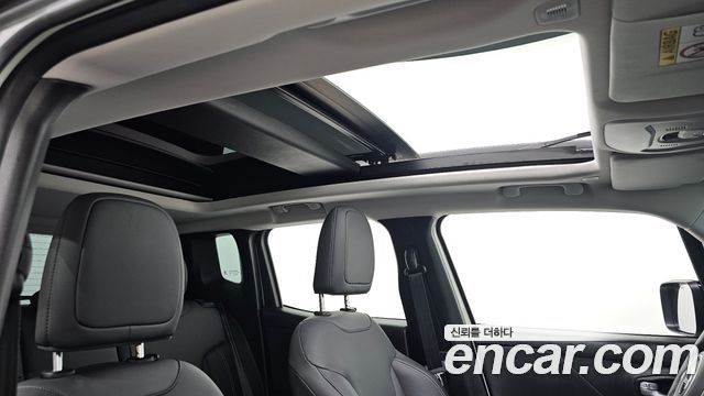 Jeep Renegade 1.3 Limited 2023 — фото 28
