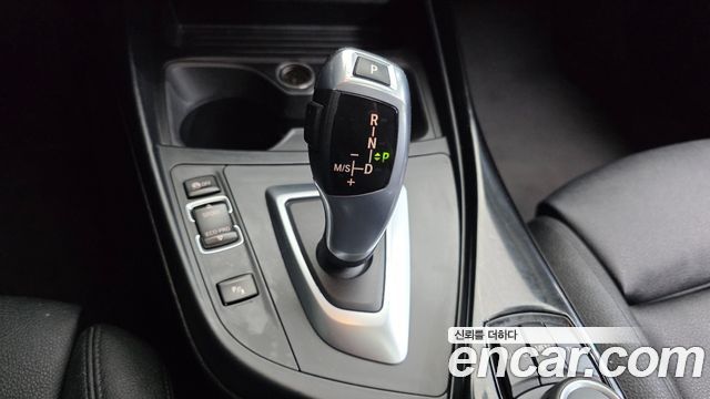 BMW 1 Series (F20) 118d Sport 5Door 2017 — фото 9