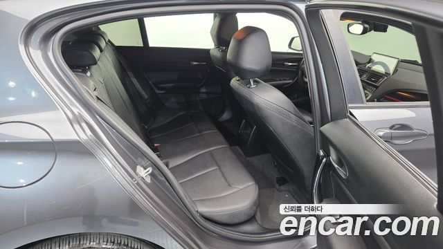 BMW 1 Series (F20) 118d Sport 5Door 2017 — фото 12