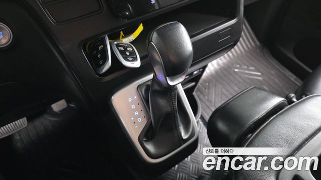 Hyundai Staria Cargo 3-Seater Modern 2022 — фото 9