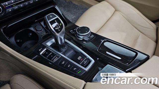 BMW 5 Series (F10) 528i xDrive Luxury Plus 2015 — фото 9