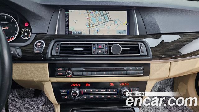 BMW 5 Series (F10) 528i xDrive Luxury Plus 2015 — фото 12