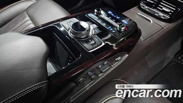 Genesis EQ900 5.0 GDI AWD Prestige 2016 — фото 17