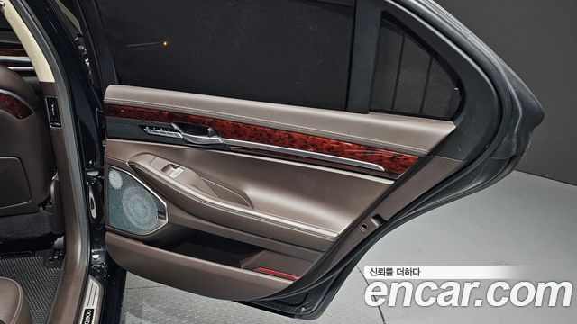 Genesis EQ900 5.0 GDI AWD Prestige 2016 — фото 25