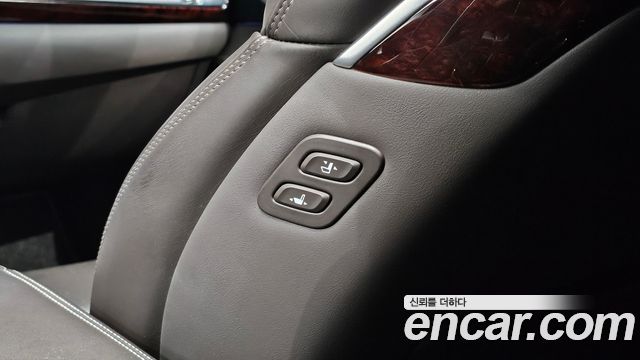 Genesis EQ900 5.0 GDI AWD Prestige 2016 — фото 30