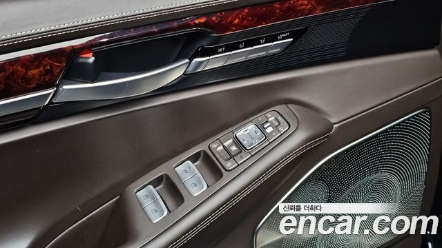 Genesis EQ900 5.0 GDI AWD Prestige 2016 — фото 31
