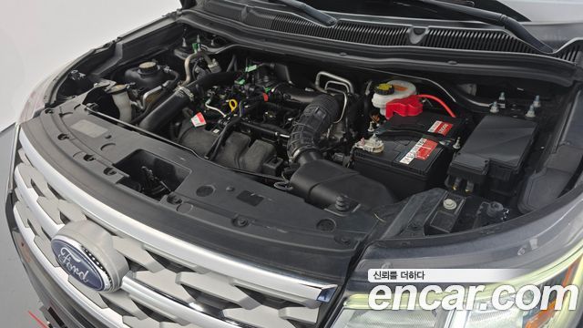 Ford Explorer 2.3 Limited 4WD 5th 2019 — фото 6