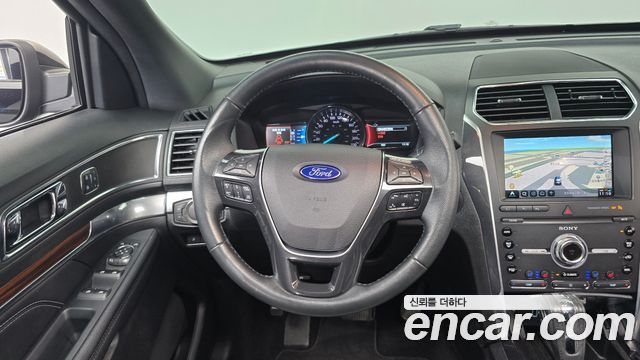 Ford Explorer 2.3 Limited 4WD 5th 2019 — фото 13