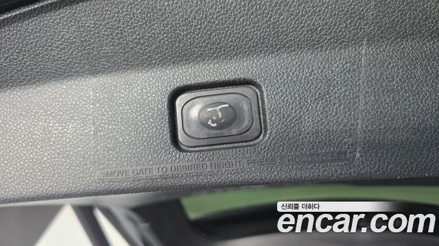 Ford Explorer 2.3 Limited 4WD 5th 2019 — фото 20
