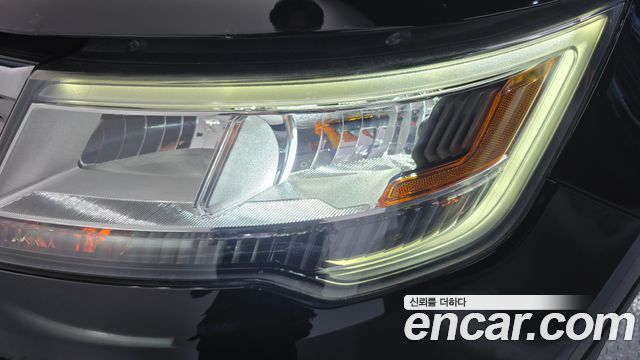 Ford Explorer 2.3 Limited 4WD 5th 2019 — фото 22
